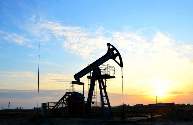 oil rig drilling crude oil