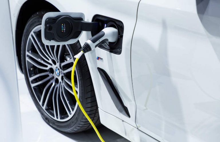 BMW демонстрирует подзарядку автомобилей с помощью блокчейна EnergyWeb